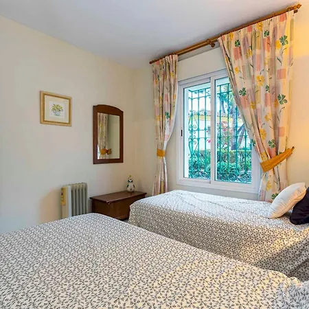 Pass The Keys Charming Andalusian Ground Floor With Patio Daire Marbella